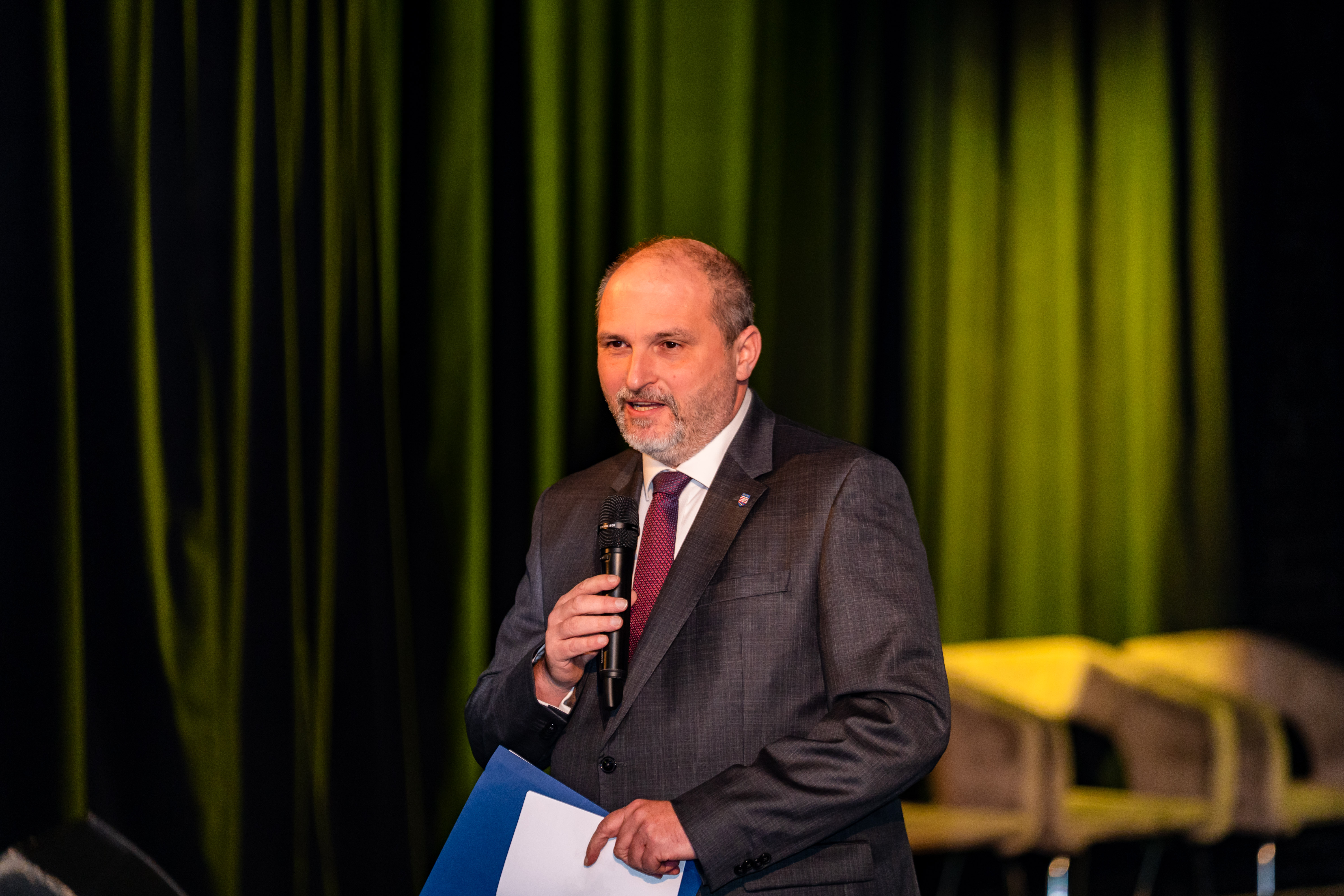 UHA Stretnutie v uzkom kruhu -4